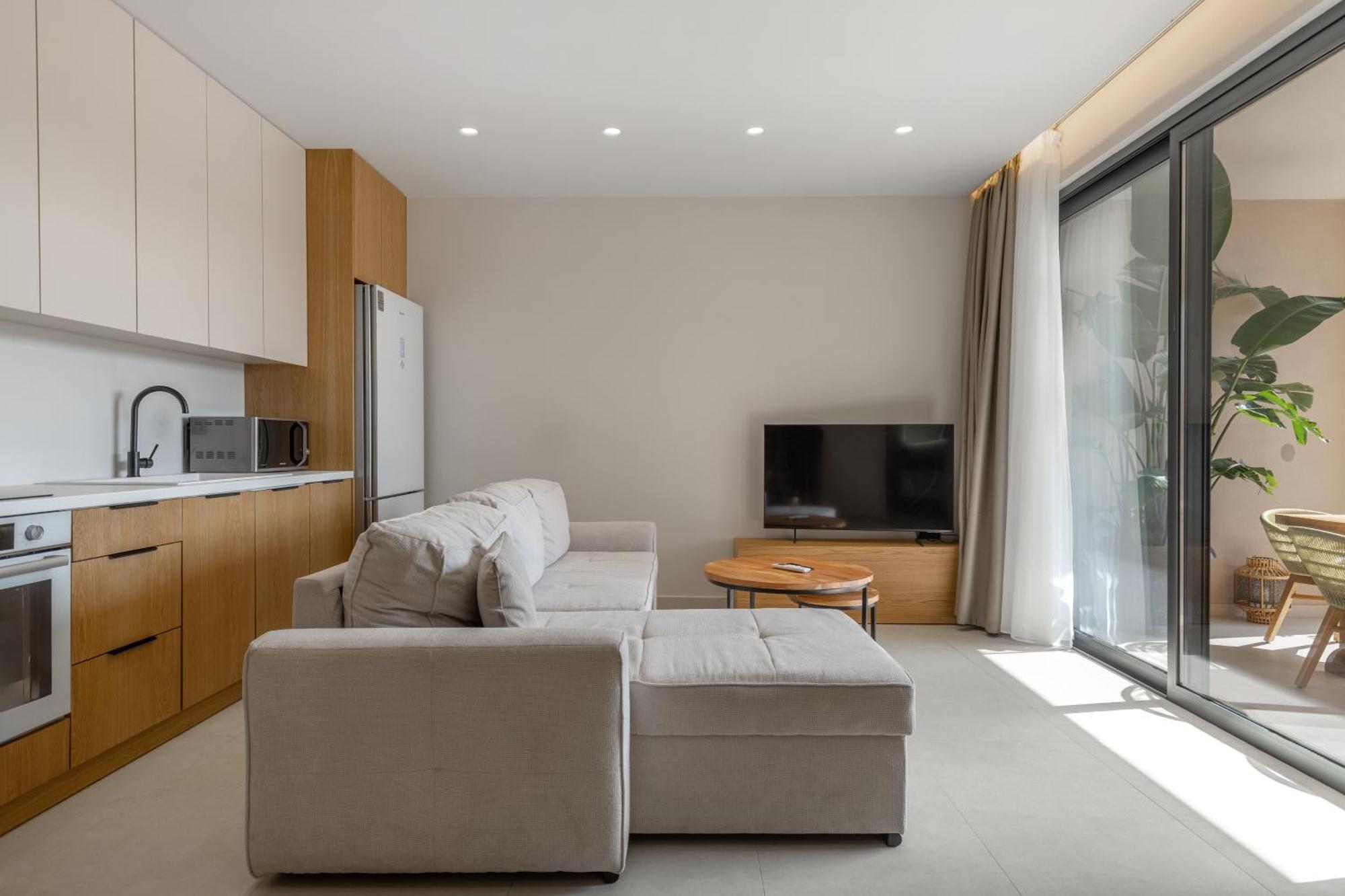 Cameo Luxury Laganas